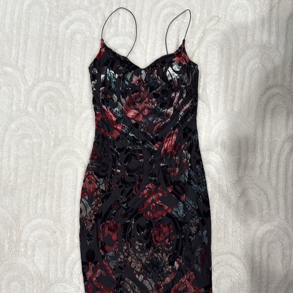 Bodycon velvet cami midi dress - Picture 5 of 6